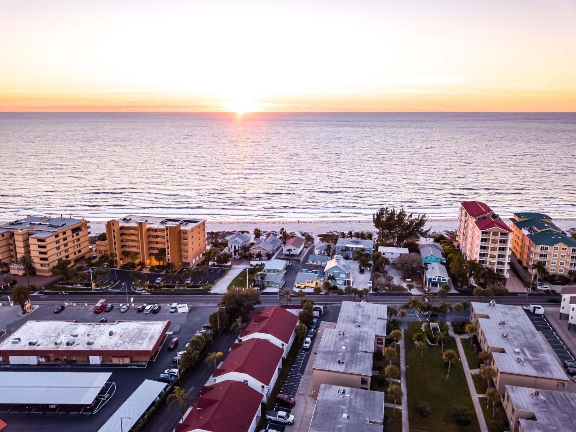 Canary Beach Cottage Clearwater Beach Exterior photo
